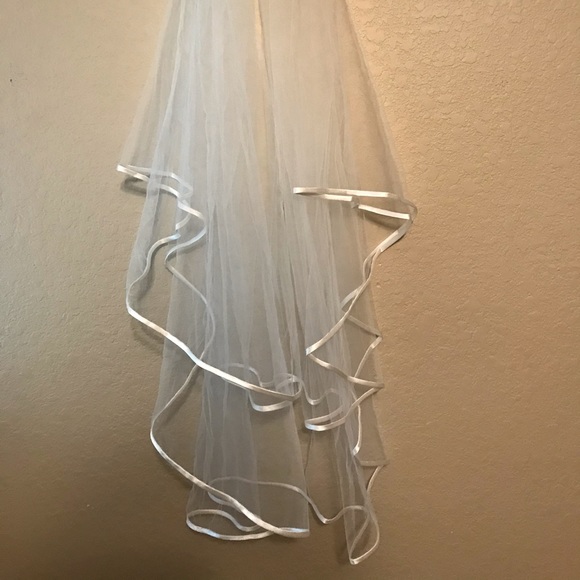 Wedding Veil - Picture 2 of 2